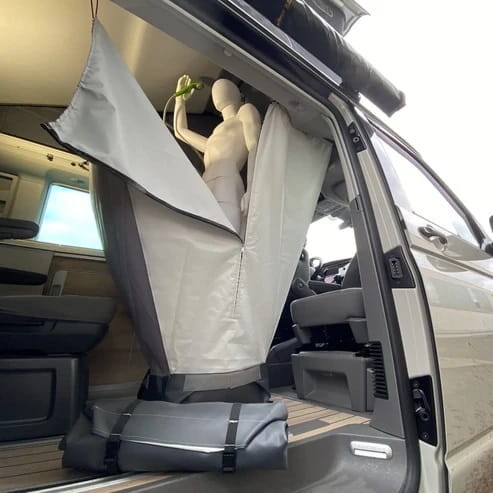 kabina prysznicowa do środka vw california.jpg