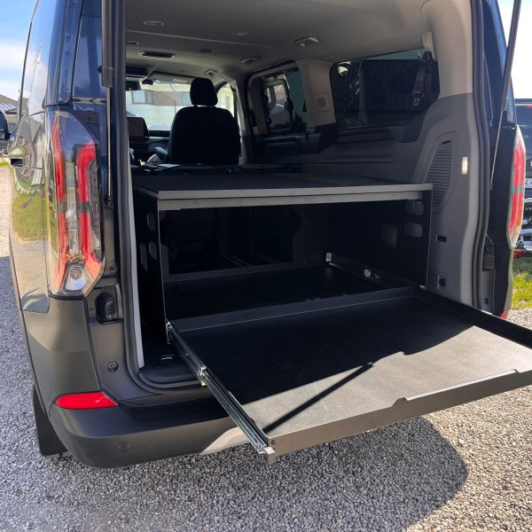 nowy ford tourneo custom zabudowa bagażnika.jpeg