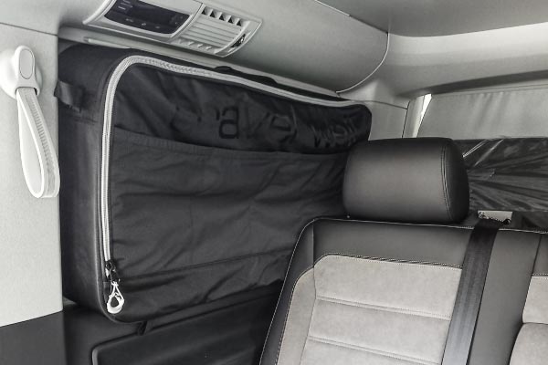 Water pump powered by the cigarette lighter